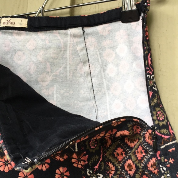 Hollister Mini Skirt - Picture 2 of 5